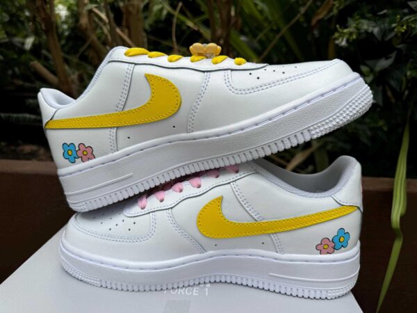 Custom Air Force 1 Tweety Bird Anime Street Style Sneakers